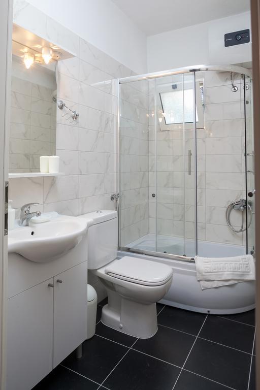 Apartments Fiona - Away From City Crowds 마카르스카 객실 사진